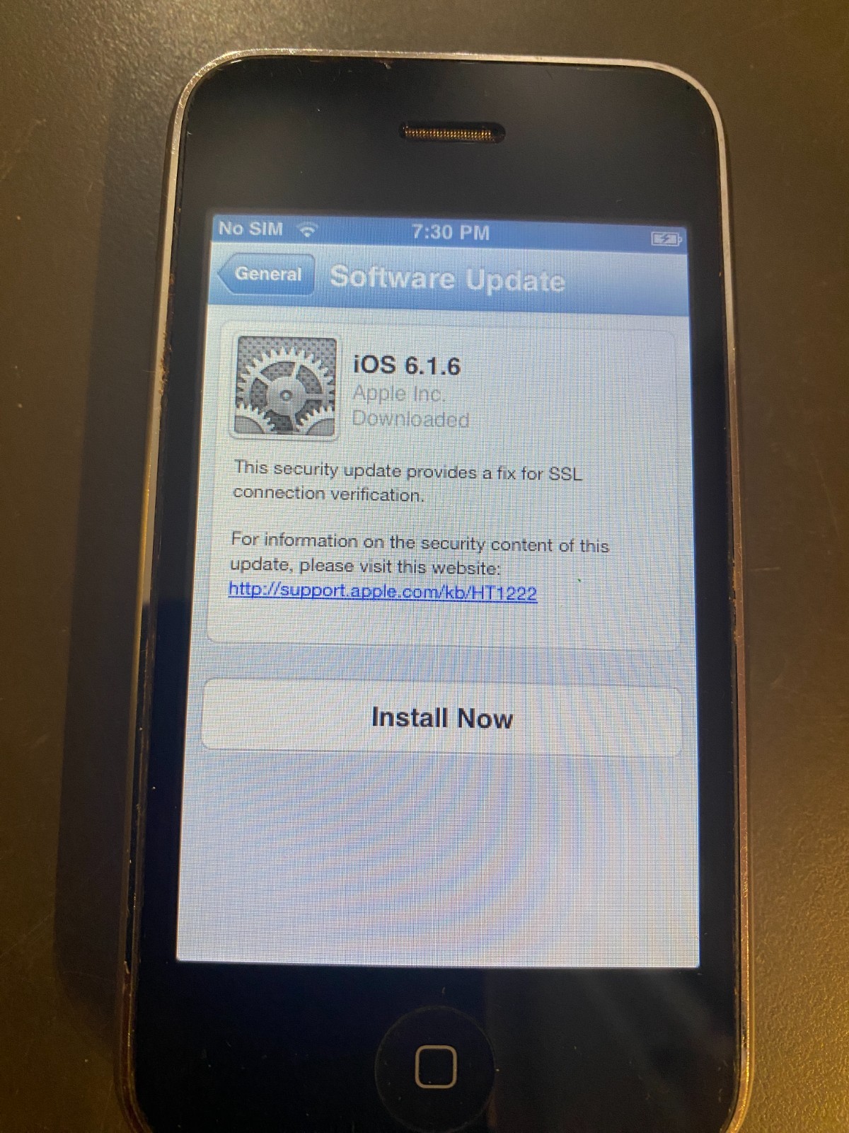 2 OEM Apple iPhone 3GS 16GB+ 32GB Black White w/box works Collectible