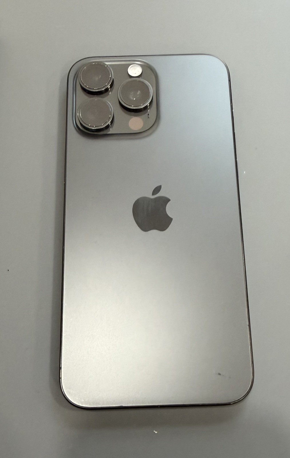 Apple iPhone 15 Pro Max – 256 GB – Black Titanium (Unlocked)