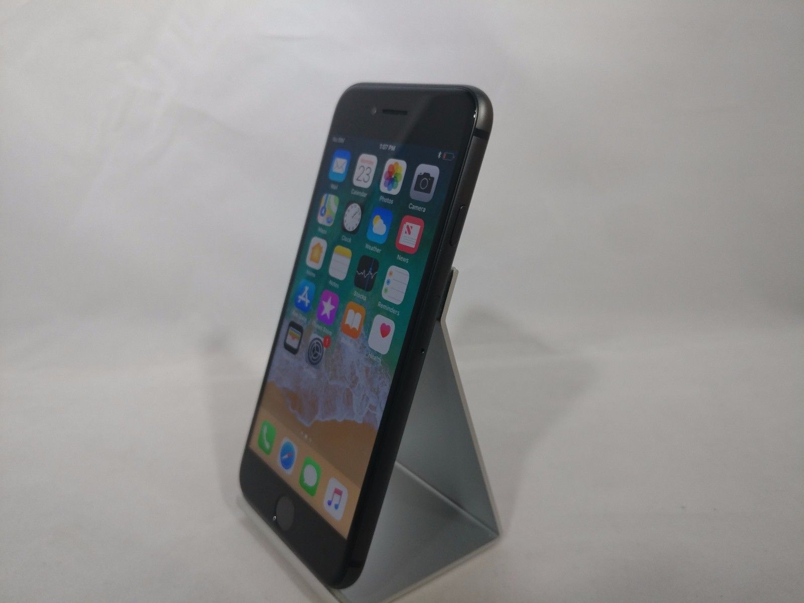 Apple iPhone 8 64GB Space Gray AT&T Good Condition