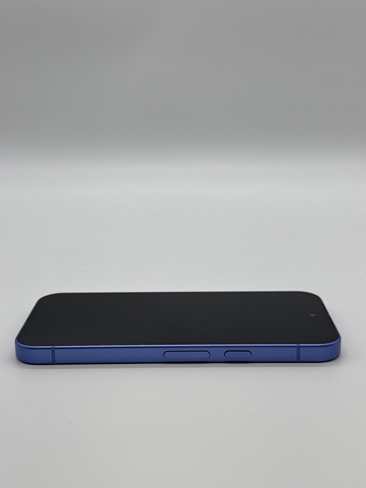 Google Pixel 10a 128GB Unlocked Indigo – Used