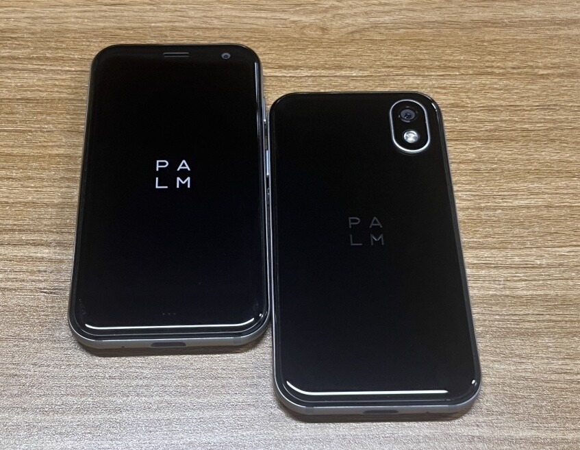 Unlocked Palm PVG100 Titanium 32GB 3GB RAM 3.3″ Compact SmartPhone FAST SHIPPING